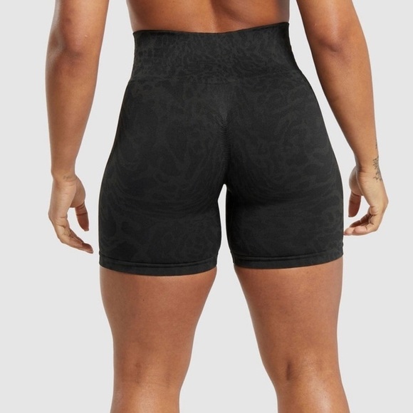 Gymshark Adapt scrunch bootie lifting biker shorts, 6” inseam, size estimated XS - Picture 4 of 16